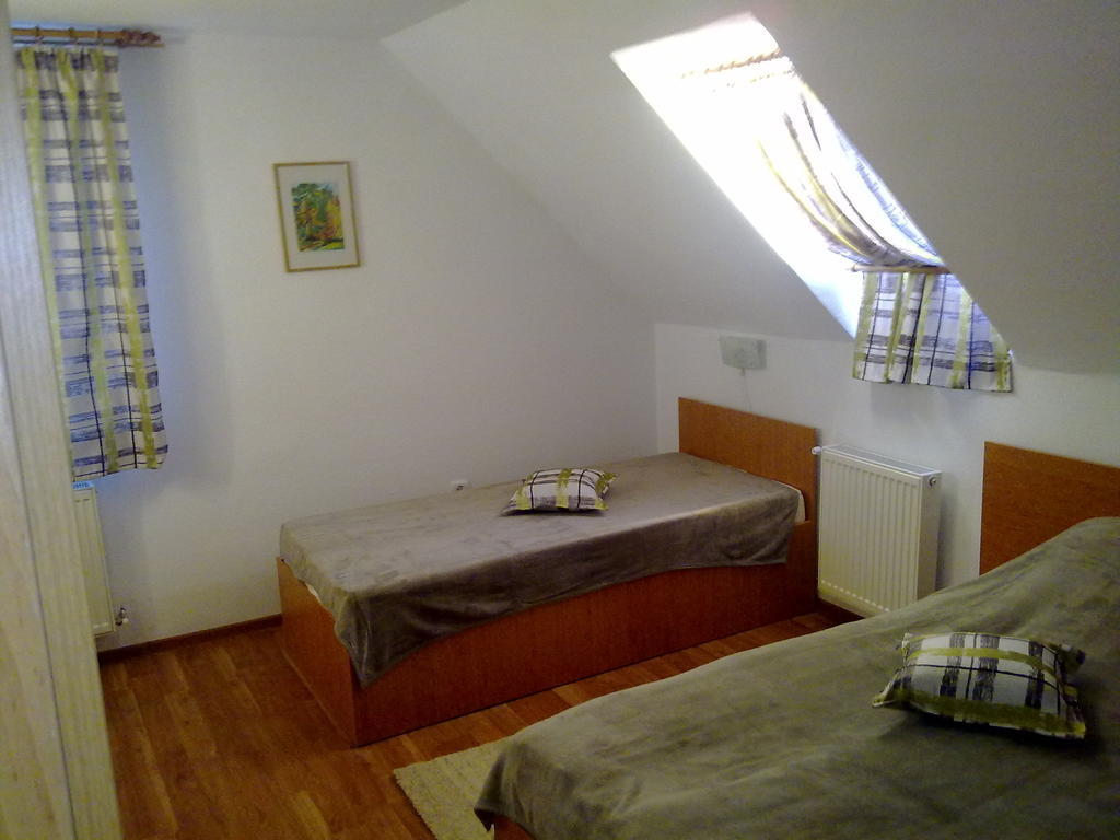 Hotel Casa Dancs Covasna Habitación foto